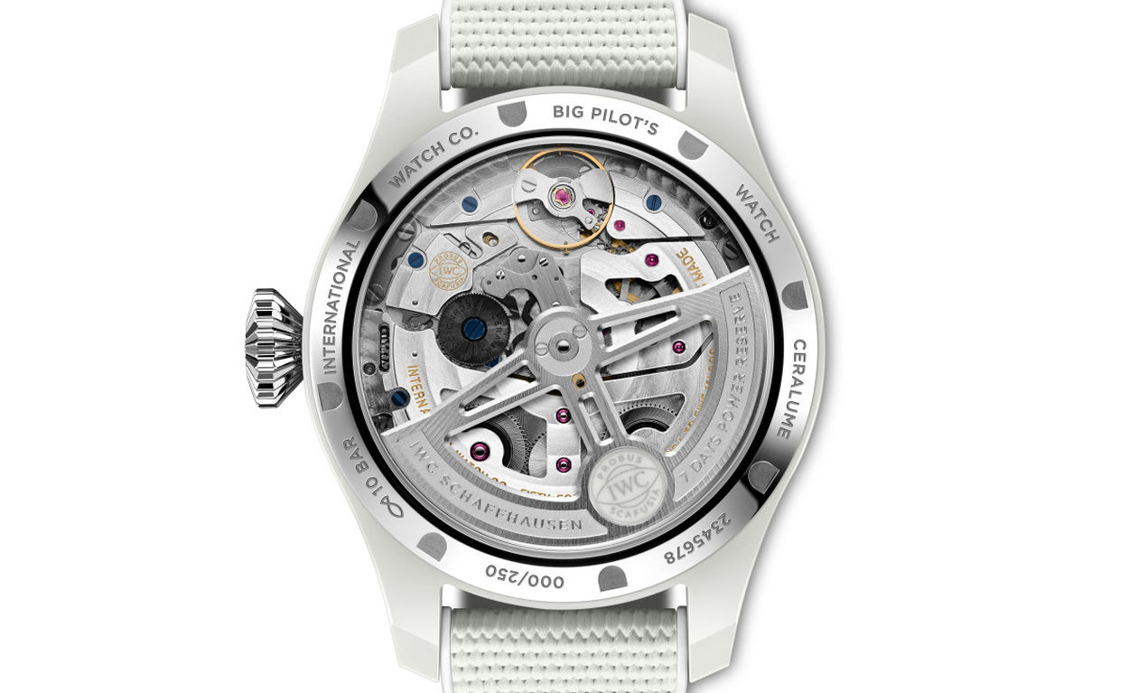 IWC : une montre d'aviateur QP entièrement luminescente