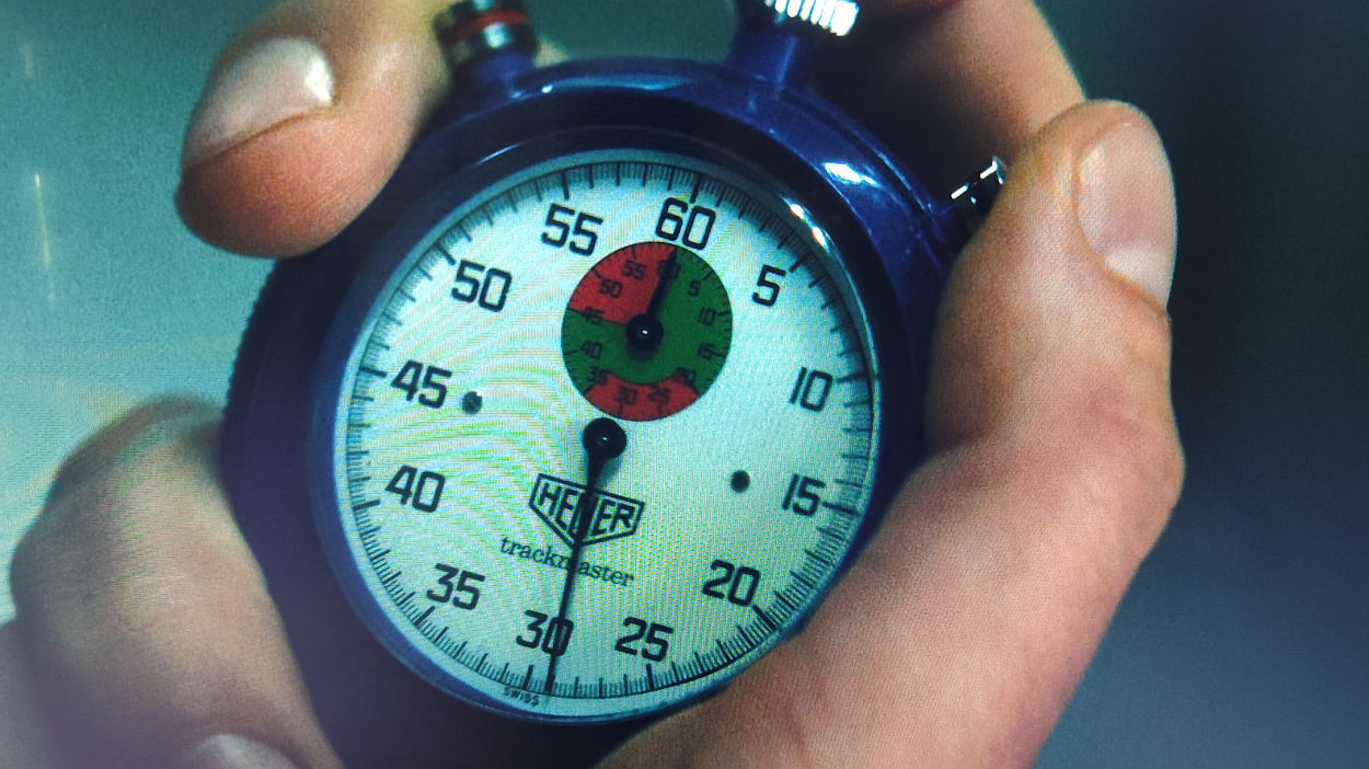 The Boys : Tomer Kapon utilise un chronographe de poche Trackmaster Heuer