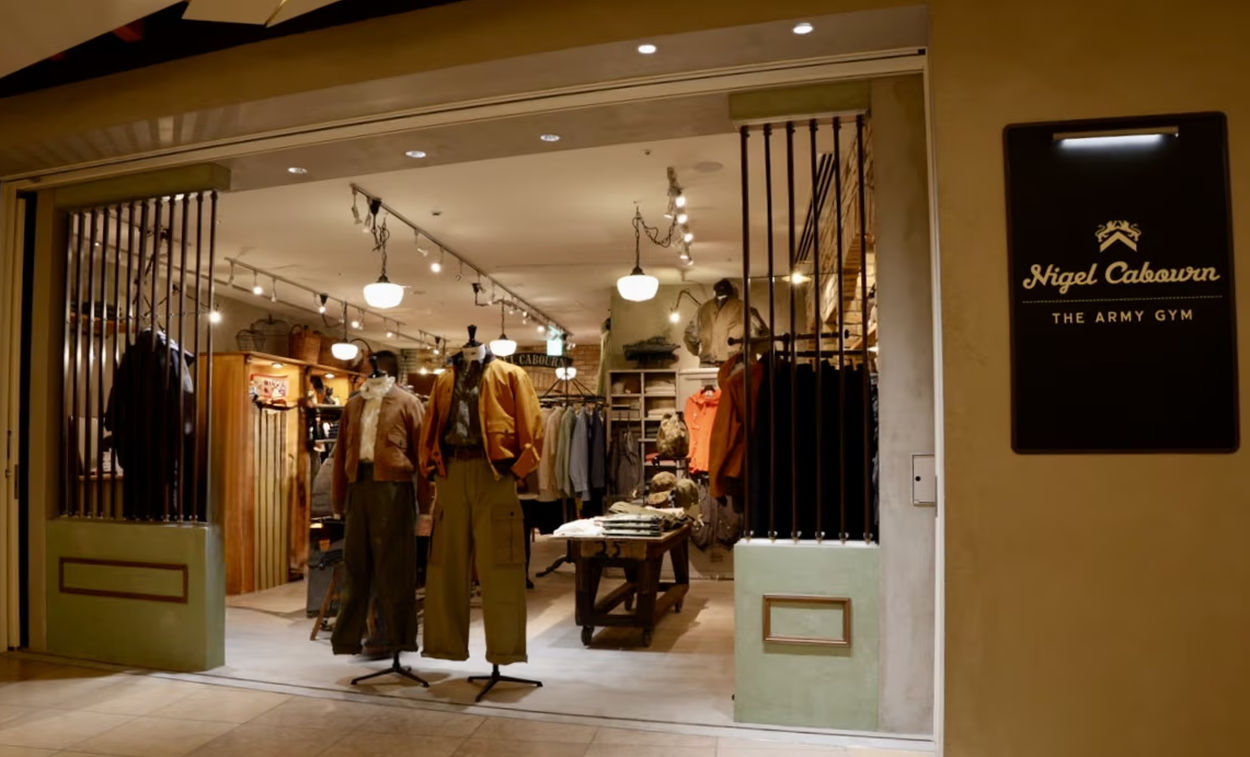 Nigel Cabourn (1949-2026) : l'esthète de l'utilitaire tire sa révérence
