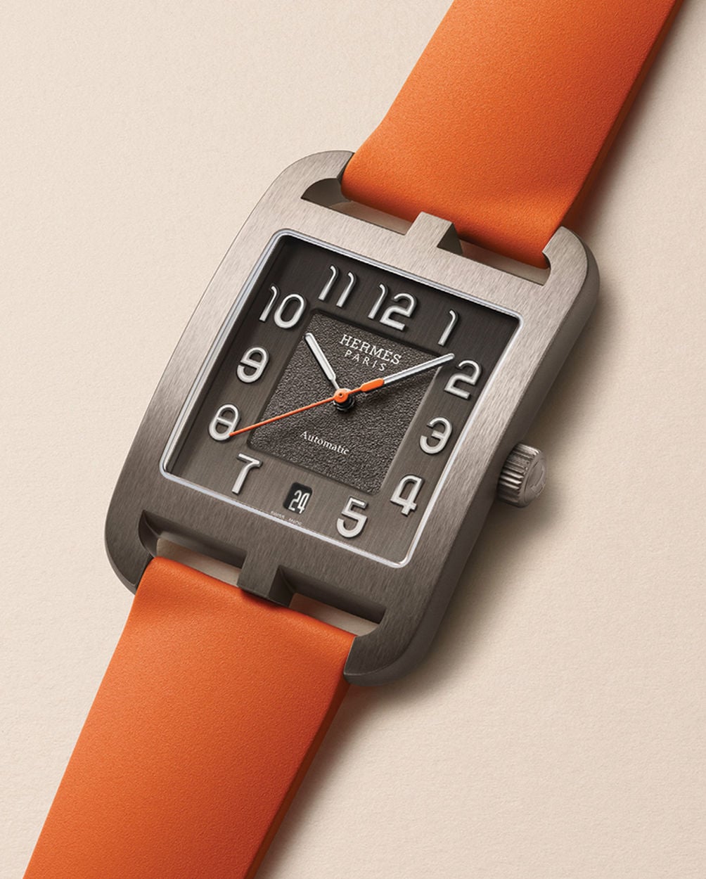 Hermès Cape Cod : une version plus sportive en titane