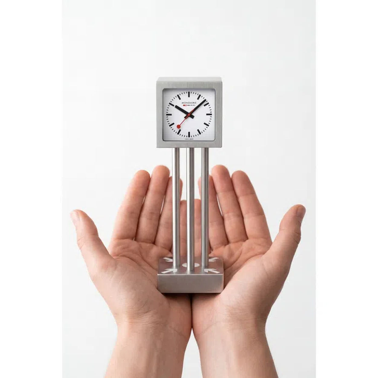 Mondaine Zurich Meeting Point Clock : quand l'horloge de gare devient objet de collection