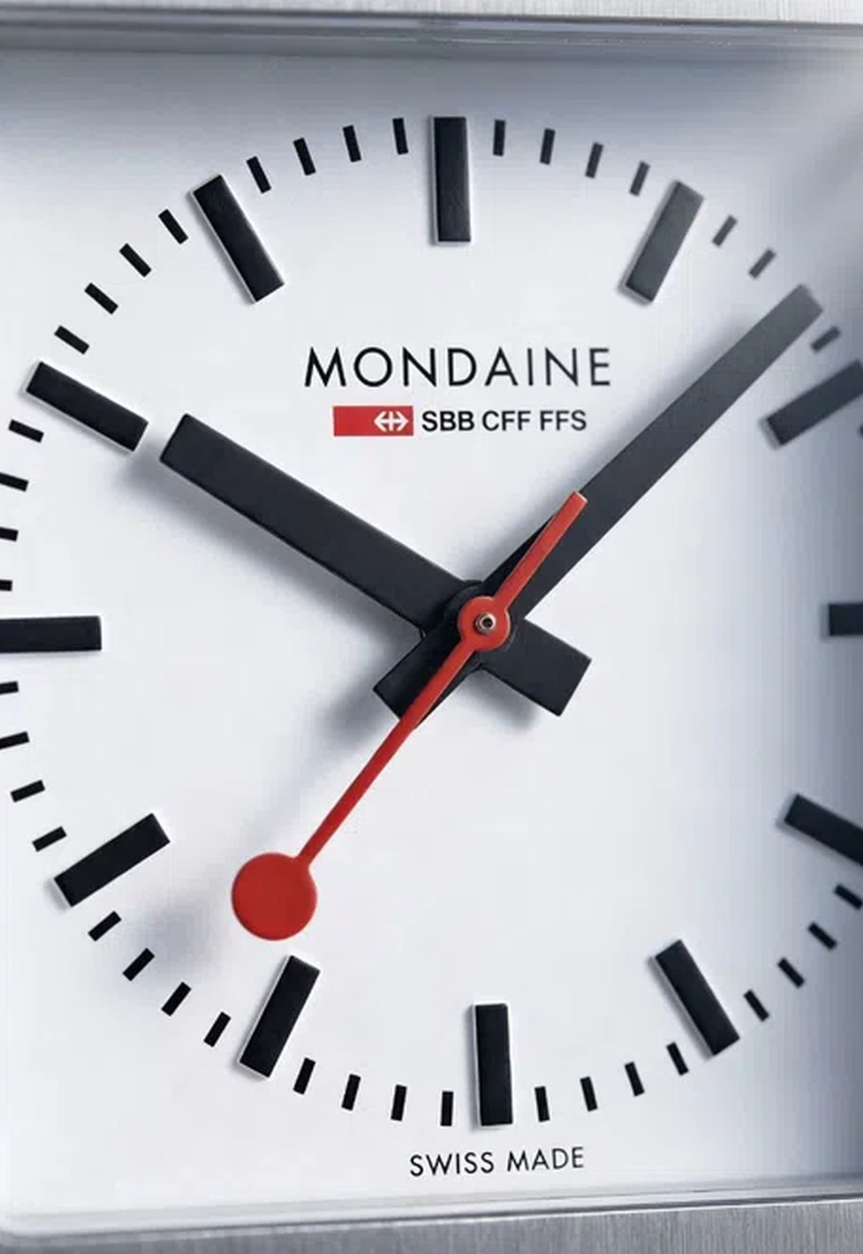 Mondaine Zurich Meeting Point Clock : quand l'horloge de gare devient objet de collection