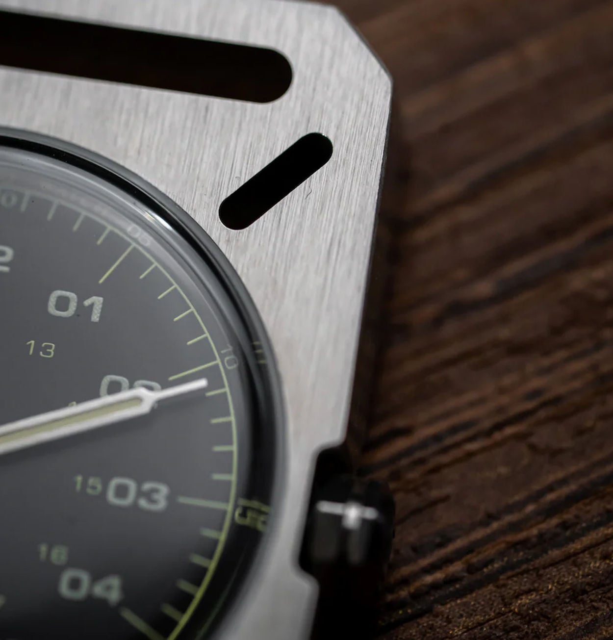 DWC Terra : la montre indienne à 40 euros en titane qui s'invite au GPHG 2026