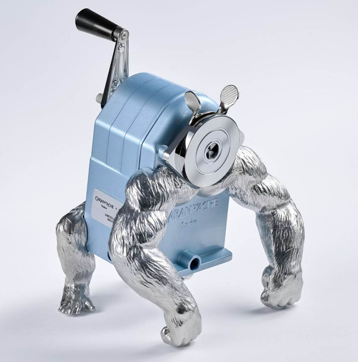 MB&F et Caran d'Ache : un taille-crayon "gorille mécanique"