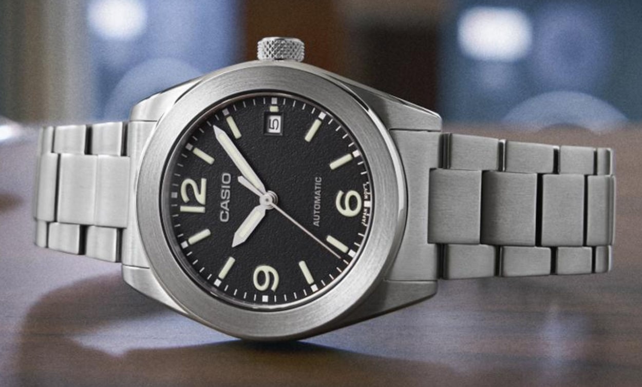Casio CMK-100 : une montre automatique polyvalente en titane à moins de 300 euros
