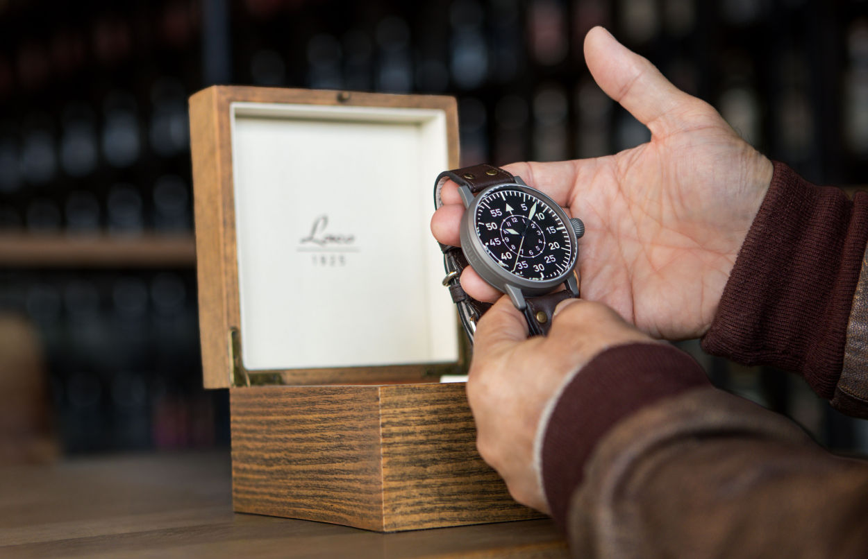 Laco Replika 55 : le retour d'une montre d'observation historique dans sa taille d'origine
