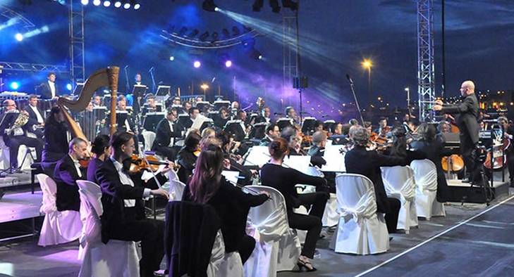 Un violon sur le sable : Baume et Mercier connait la musique