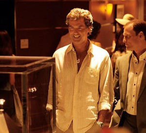 Coup d’éclat : Pierce Brosnan porte une Panerai Luminor Marina