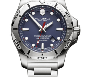 Victorinox I.N.O.X. Professional Diver : plongeuse à toutes épreuves sur bracelet acier