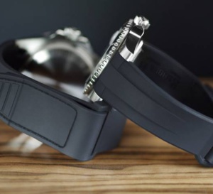 RubberB : le bracelet en caoutchouc avec fermeture en Velcro