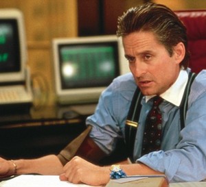 Wall Street : Michael Douglas porte une Santos Cartier en or