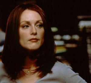 Magnolia : Julianne Moore porte une Oris Classic Rectangulaire