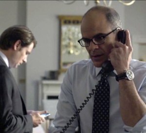 House of Cards : Michael Kelly porte une Breitling Navitimer