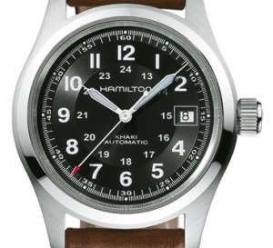 Micmacs à tire-larigot : André Dussolier porte une Hamilton Khaki Field