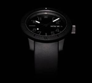 Fortis B-42 Black &amp; Black date/jour automatique : noir c’est noir