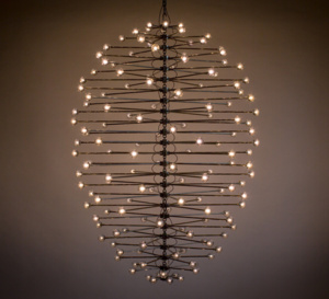 MAD Gallery accueille Nebula Hive, le luminaire "céleste" de l'artiste cinétique Ivan Black