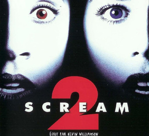Scream 2 : Neve Campbell porte une TAG Heuer Link