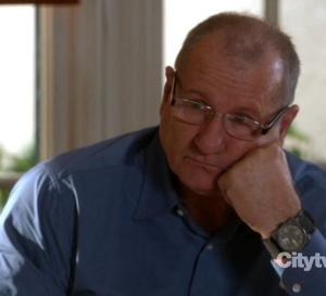 Modern Family : Ed O'Neill porte une montre Bell &amp; Ross BR 01 kaki