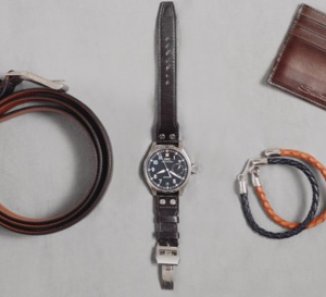 Santoni et IWC lance une ligne d'accessoires en cuir