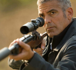 The American : George Clooney porte une Omega Speedmaster