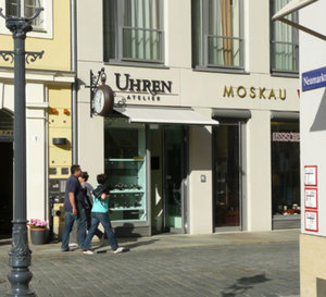 Dresde : deux boutiques de montres d’occasion « made in Saxonia » sur la place Neumarkt