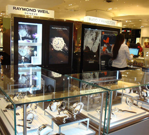 Raymond Weil ouvre aux Galeries Lafayette à Paris