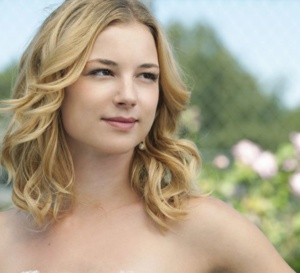 Revenge : Emily VanCamp porte une Rolex Submariner