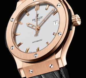 Hublot Classic Fusion : des cadrans opalins pour une série sobre et élégante