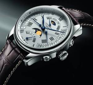 The Longines Master Collection Retrograde  Moon Phases : le ballet des aiguilles rythme les phases de la lune