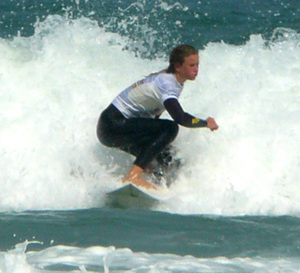 Swatch Girl Pro France : Swatch surfing in Hossegor !