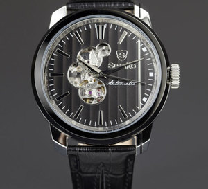 Smalto Bassano : une montre mécanique pour l’un des plus grands couturiers italiens
