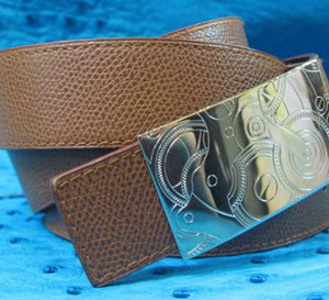 Boucles horlogères pour ceintures en cuir à l’Atelier du Bracelet Parisien