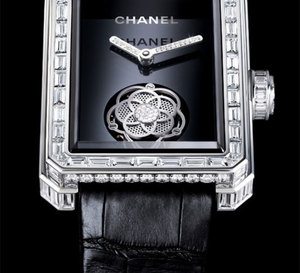 Chanel Première : Tourbillon volant stylisé en camélia et diamants