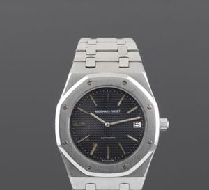 La vente des montres d’Alain Delon atteint les 440.000 euros