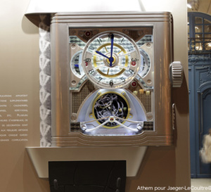 Jaeger-LeCoultre : une horloge géante place Vendôme masque les travaux d’agrandissement de la boutique