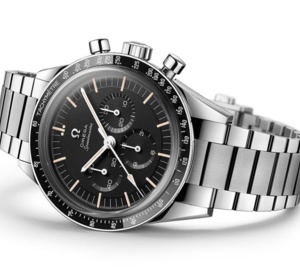 Omega : le calibre 321 revient dans une Speedmaster en acier