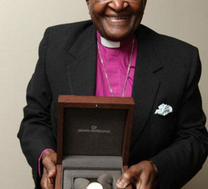 Girard-Perregaux soutient Monseigneur Desmond Tutu, lauréat du prix Nobel de la paix
