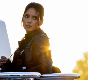 6 Underground : Adria Arjona porte une Chopard Mille Miglia 6 Underground : Adria Arjona porte une Chopard Mille Miglia