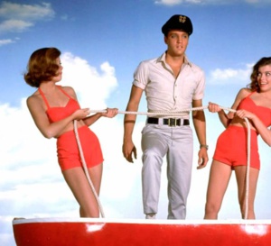 Des filles, encore des filles : Elvis Presley porte une Rolex Submariner