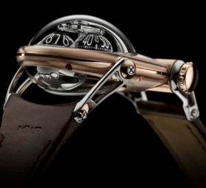 MB&amp;F Horological Machine N°10 "Bulldog" : doggie style