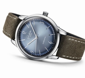 Glashütte Original : la Sixties se pare d'un beau cadran bleu glaciaire pour une nouvelle ère...