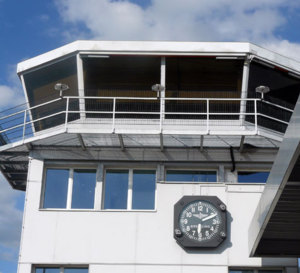 Breitling : Mikaël Brageot vole aux couleurs de la marque au « B » ailé