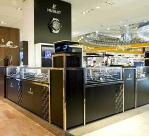 Hublot arrive aux Galeries Lafayette et renforce sa présence au Printemps