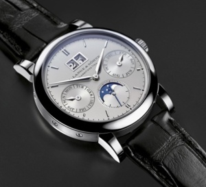 Lange &amp; Söhne Saxonia Quantième Annuel platine