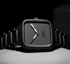 Rado True Square Undigital YOY : totalement non digitale !