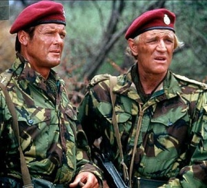 Les oies sauvages : Roger Moore porte une Rolex Submariner