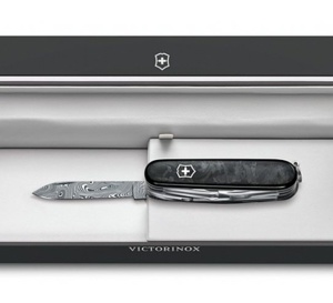 Victorinox Swiss Champ Damast Limited Editon 2021 : 6.000 exemplaires avec manche en carbone