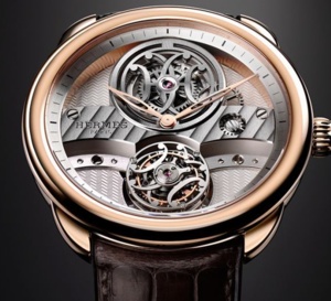 Hermès Arceau Lift Tourbillon volant : l’inspiration double H