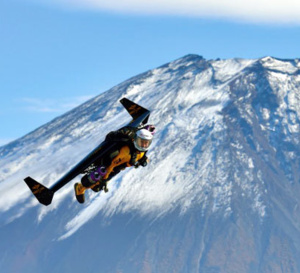 Breitling : Jetman survole l’Asie la première fois