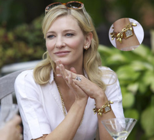 Blue Jasmine : Cate Blanchett porte une Tank en or jaune de chez Cartier